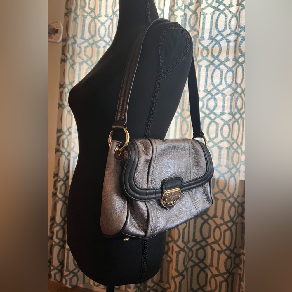 B Makowsky metallic is shoulder purse bag
